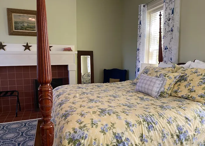 Luxury hotel only: Bourbon Manor Bed & Breakfast Inn